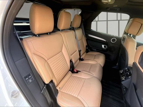Certified 2026 Land Rover Discovery Limited Edition AWD/4WD image 27