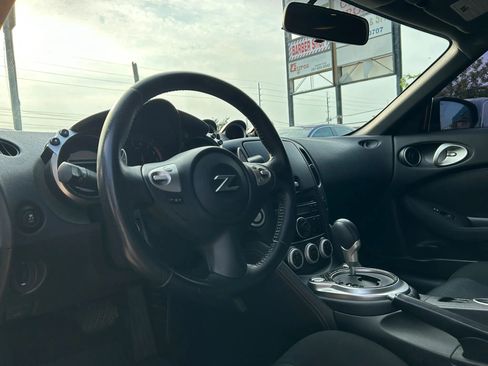 Used 2012 Nissan 370Z Coupe RWD image 10