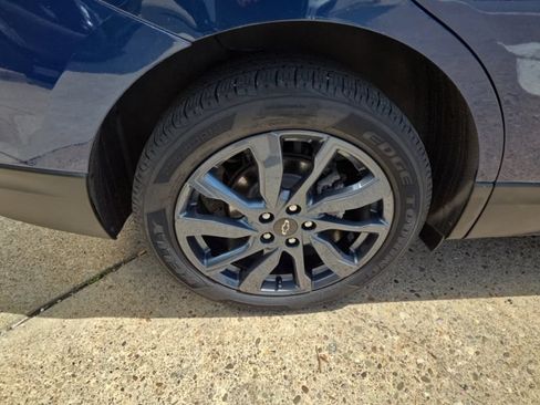 Used 2022 Chevrolet Equinox RS w/ LPO, Floor Liner Package AWD/4WD image 9