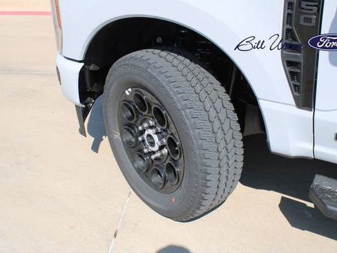 New 2026 Ford F250 Lariat w/ Black Appearance Package image 5