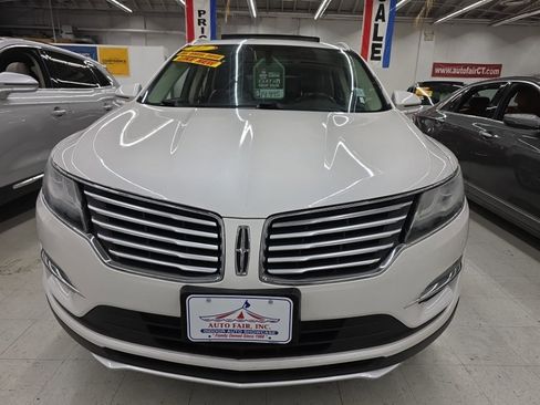 Used 2017 Lincoln MKC Select w/ Select Plus Package AWD/4WD image 2