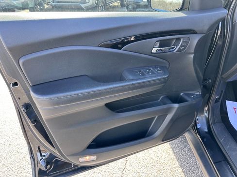 Used 2017 Honda Pilot Touring image 7