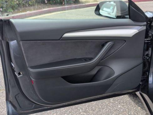 Used 2022 Tesla Model 3 Performance image 13