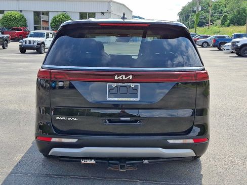 Used 2023 Kia Carnival LX FWD image 5