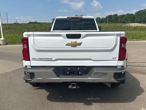 Used 2024 Chevrolet Silverado 3500 LT w/ Convenience Package AWD/4WD image 4