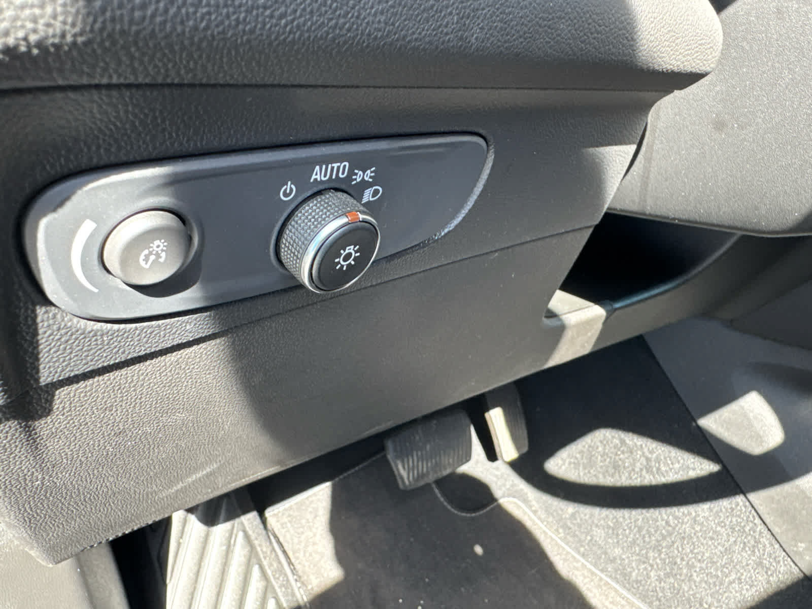 Certified 2022 Buick Envision Preferred AWD/4WD image 19