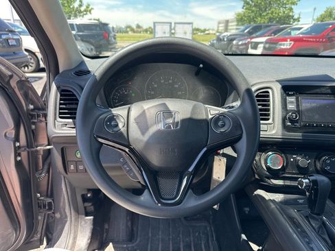 Used 2019 Honda HR-V LX image 19