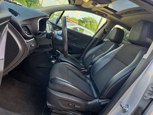 Used 2020 Buick Encore Preferred w/ Safety Package AWD/4WD image 12