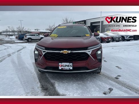 Used 2025 Chevrolet Trax LT image 13