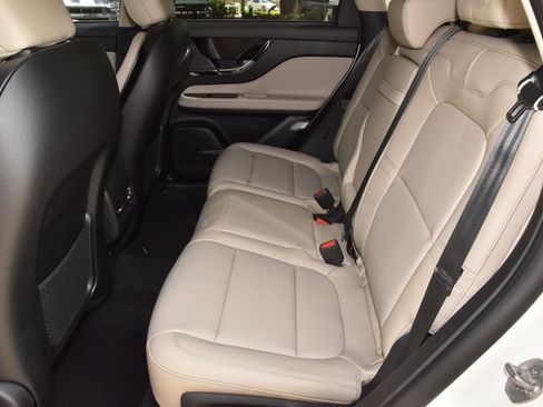 New 2026 Lincoln Corsair Premiere image 14