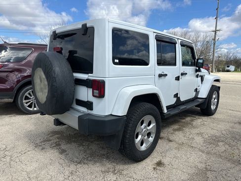Used 2015 Jeep Wrangler Unlimited Sahara image 9