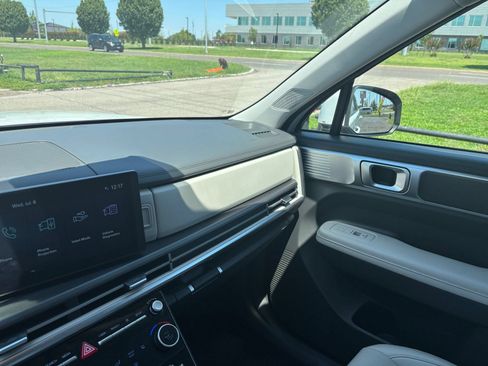 Used 2025 Hyundai Santa Fe SEL FWD image 38