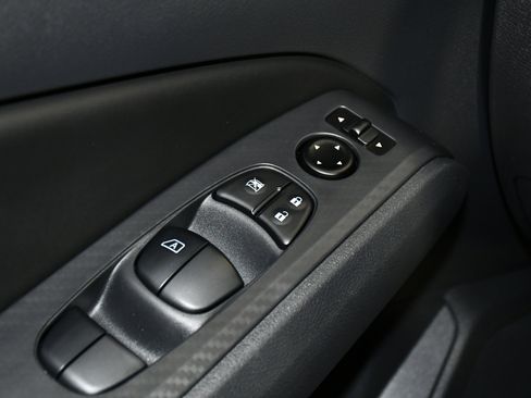 Used 2024 Nissan Altima 2.5 SV image 33