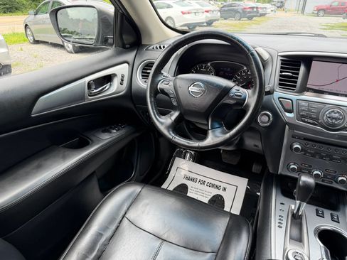 Used 2020 Nissan Pathfinder SL AWD/4WD image 31