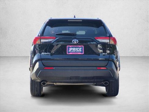 Used 2025 Toyota RAV4 XLE FWD image 7