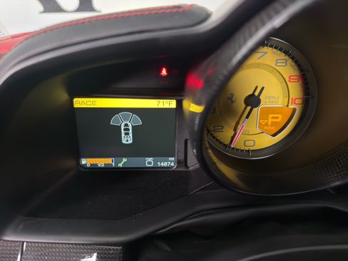 Used 2012 Ferrari 458 Spider RWD image 31