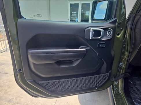 Used 2023 Jeep Gladiator Sport AWD/4WD image 26