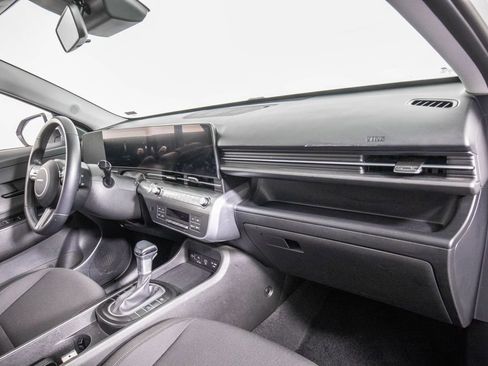 Used 2025 Hyundai Kona SEL FWD image 18
