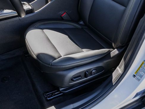 Used 2025 Chevrolet Trax ACTIV w/ Driver Confidence Package image 18