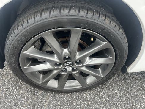 Used 2018 MAZDA MAZDA3 Grand Touring w/ Premium Equipment Package image 18