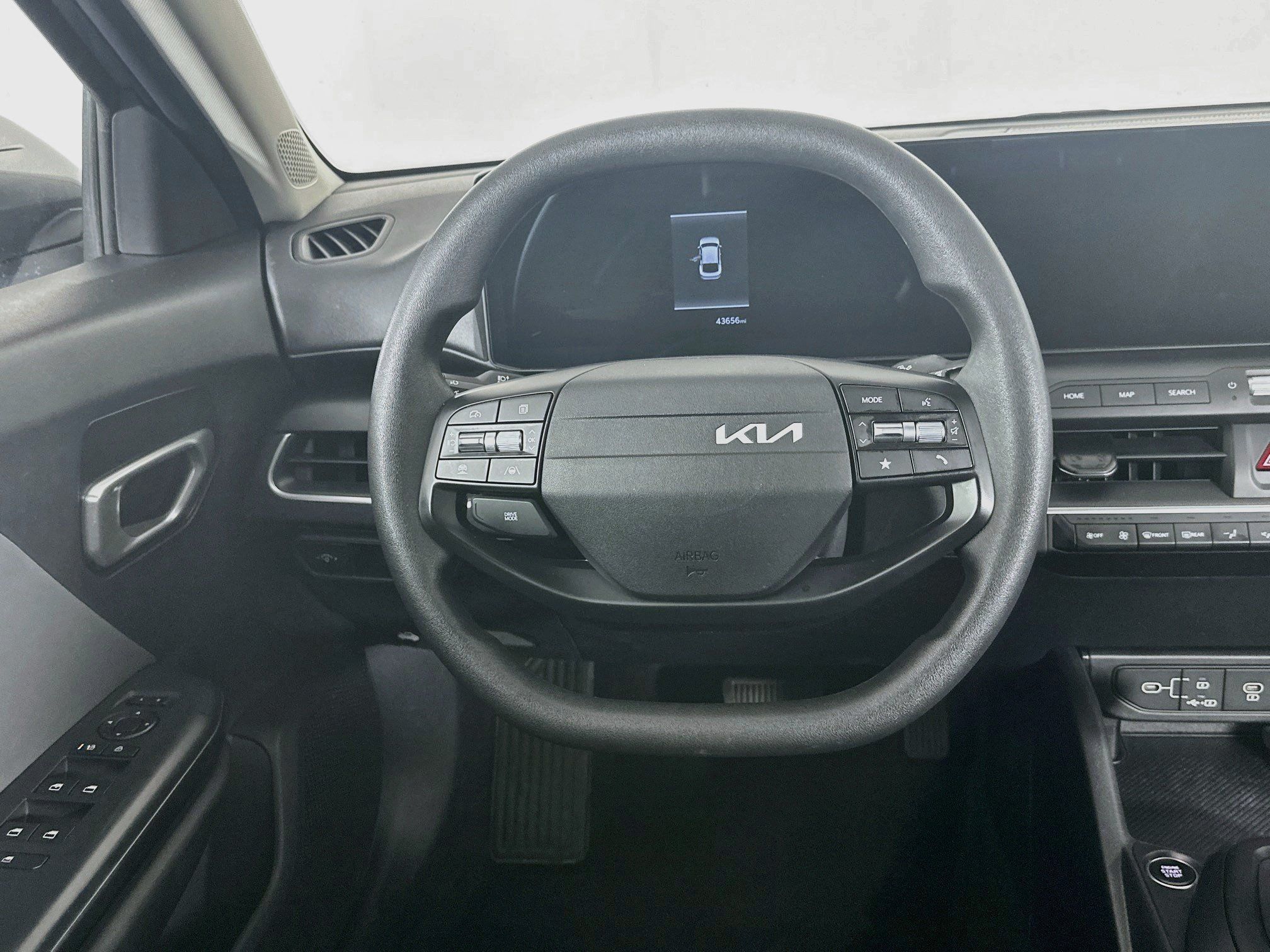 Used 2025 Kia K4 FWD image 18