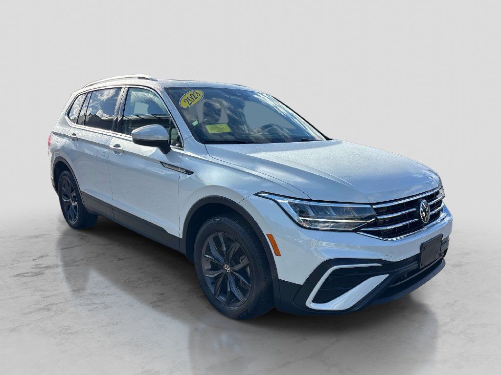Used 2023 Volkswagen Tiguan SE AWD/4WD image 7