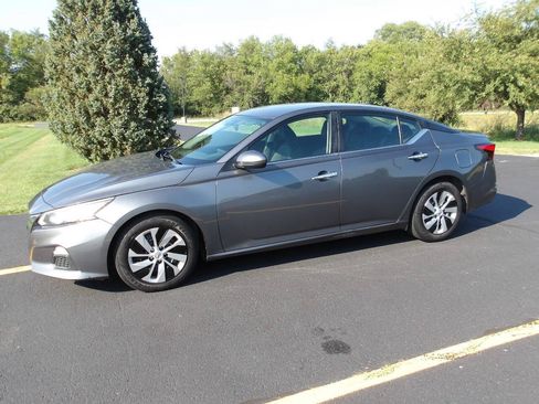 Used 2019 Nissan Altima 2.5 S FWD image 1