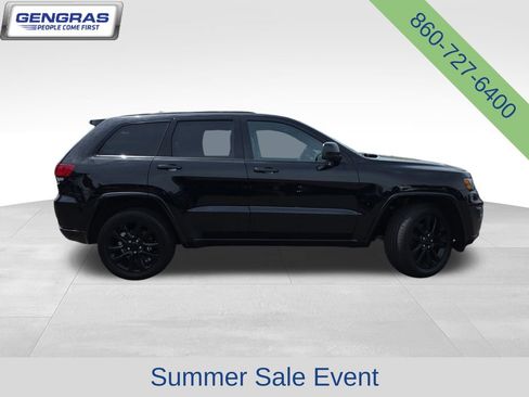 Used 2022 Jeep Grand Cherokee Laredo X AWD/4WD image 10