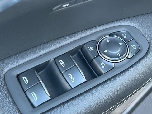 Used 2025 Cadillac XT5 Premium Luxury image 11