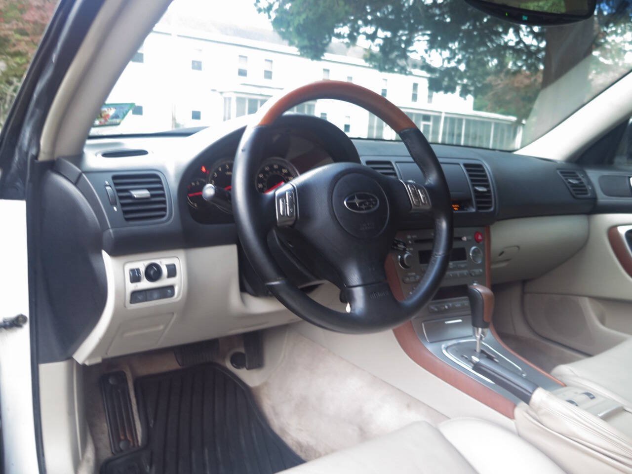 Used 2005 Subaru Outback 3.0R Limited AWD/4WD image 8