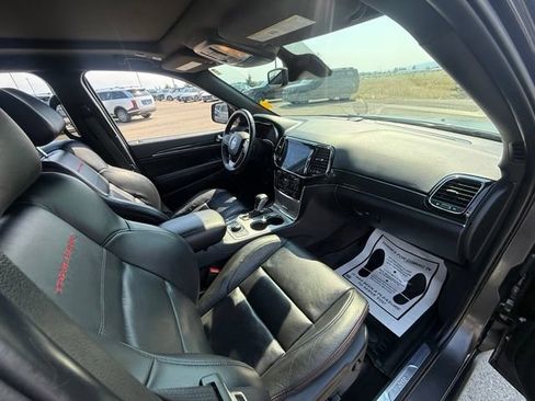 Used 2019 Jeep Grand Cherokee Trailhawk w/ Trailhawk Luxury Group AWD/4WD image 14