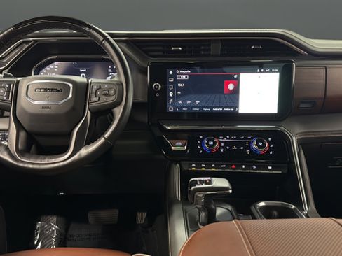 Used 2024 GMC Sierra 1500 Denali Ultimate AWD/4WD image 11