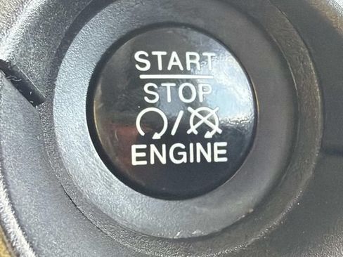 Used 2016 Jeep Renegade Sport w/ Power & Air Group FWD image 28