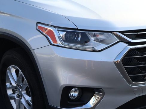 Used 2019 Chevrolet Traverse LT FWD image 4