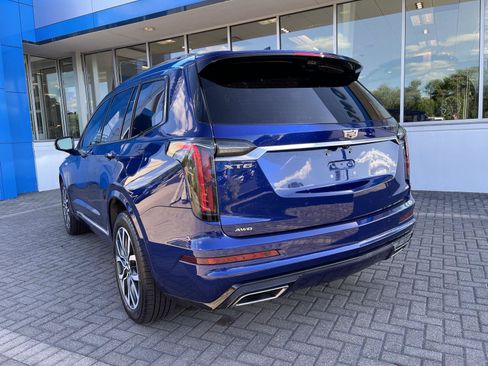 Used 2024 Cadillac XT6 Sport w/ Technology Package AWD/4WD image 3