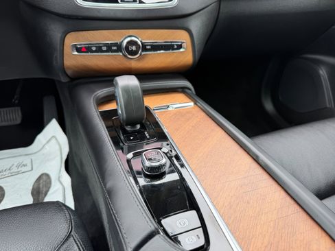 Certified 2023 Volvo XC90 B6 Plus AWD/4WD image 17