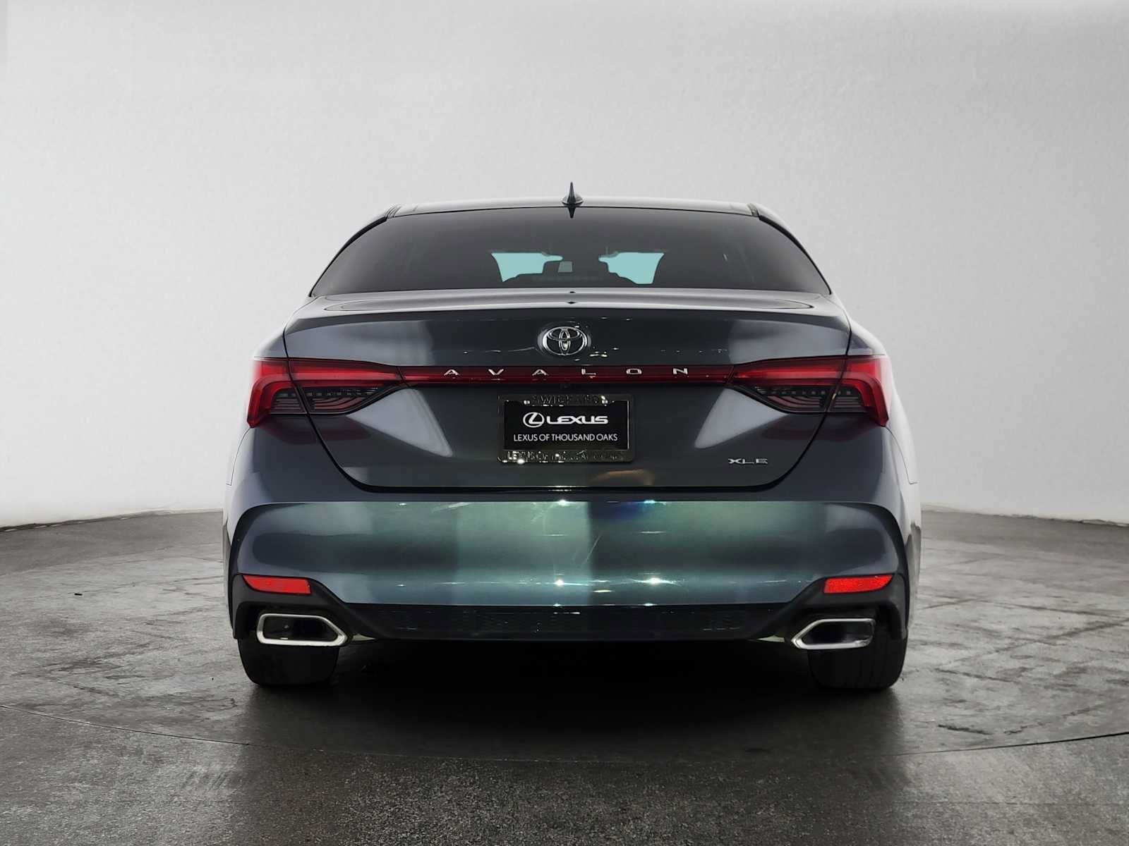 Used 2020 Toyota Avalon XLE w/ Carpet Mat Package FWD image 4