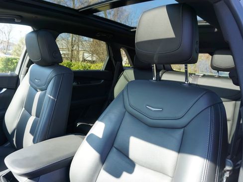 Used 2022 Cadillac XT5 Premium Luxury image 11