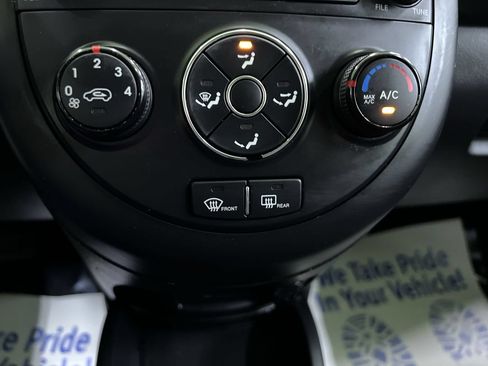 Used 2013 Kia Soul FWD image 22