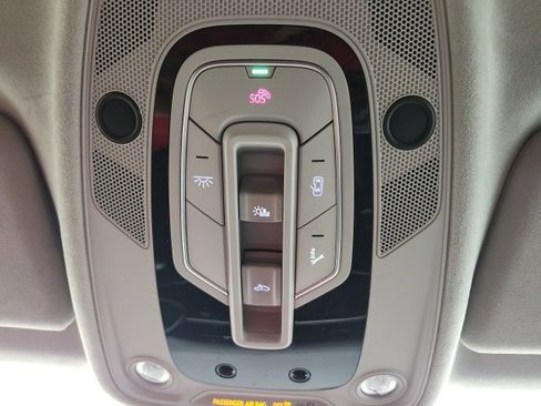 Used 2019 Audi Q8 Prestige image 75