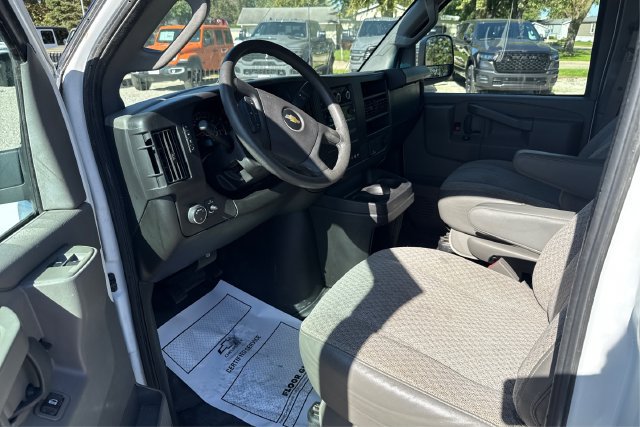 Used 2019 Chevrolet Express 2500 RWD image 9