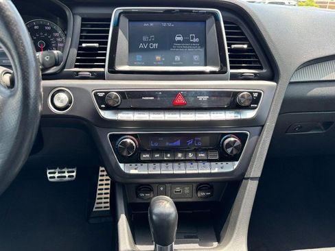 Used 2019 Hyundai Sonata Sport w/ Tech Package 03 FWD image 13