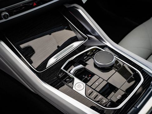 New 2026 BMW X6 xDrive40i w/ Climate Comfort Package image 30