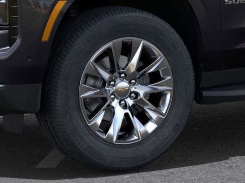 New 2025 Chevrolet Suburban Premier image 9