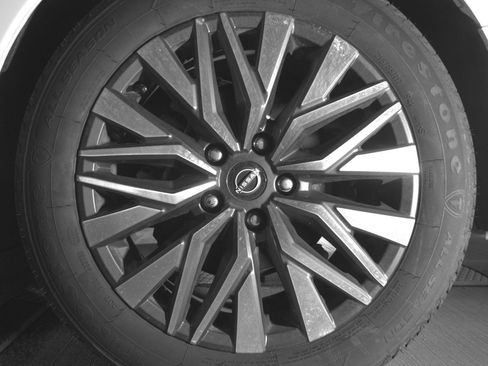 Used 2025 Nissan Altima 2.5 SV FWD image 14