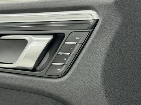 Certified 2025 Porsche Macan image 29