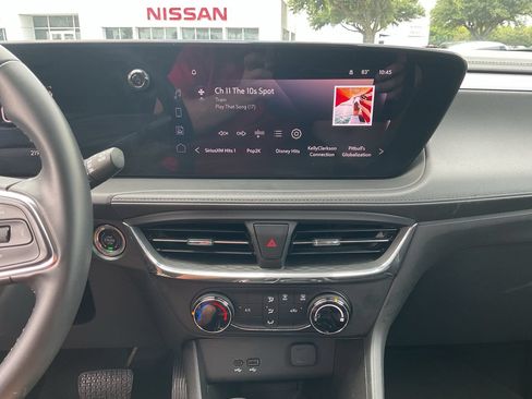 Used 2025 Buick Encore GX Preferred FWD image 24