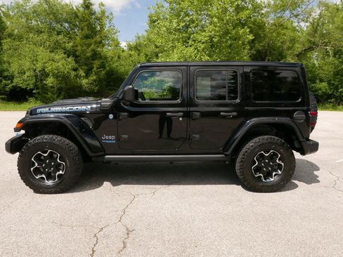 Used 2021 Jeep Wrangler Unlimited Rubicon 4xe w/ Cold Weather Group AWD/4WD image 2