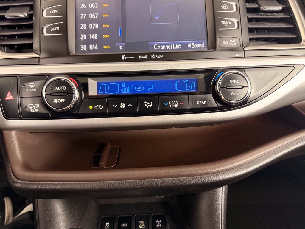 Used 2018 Toyota Highlander AWD V6 image 32