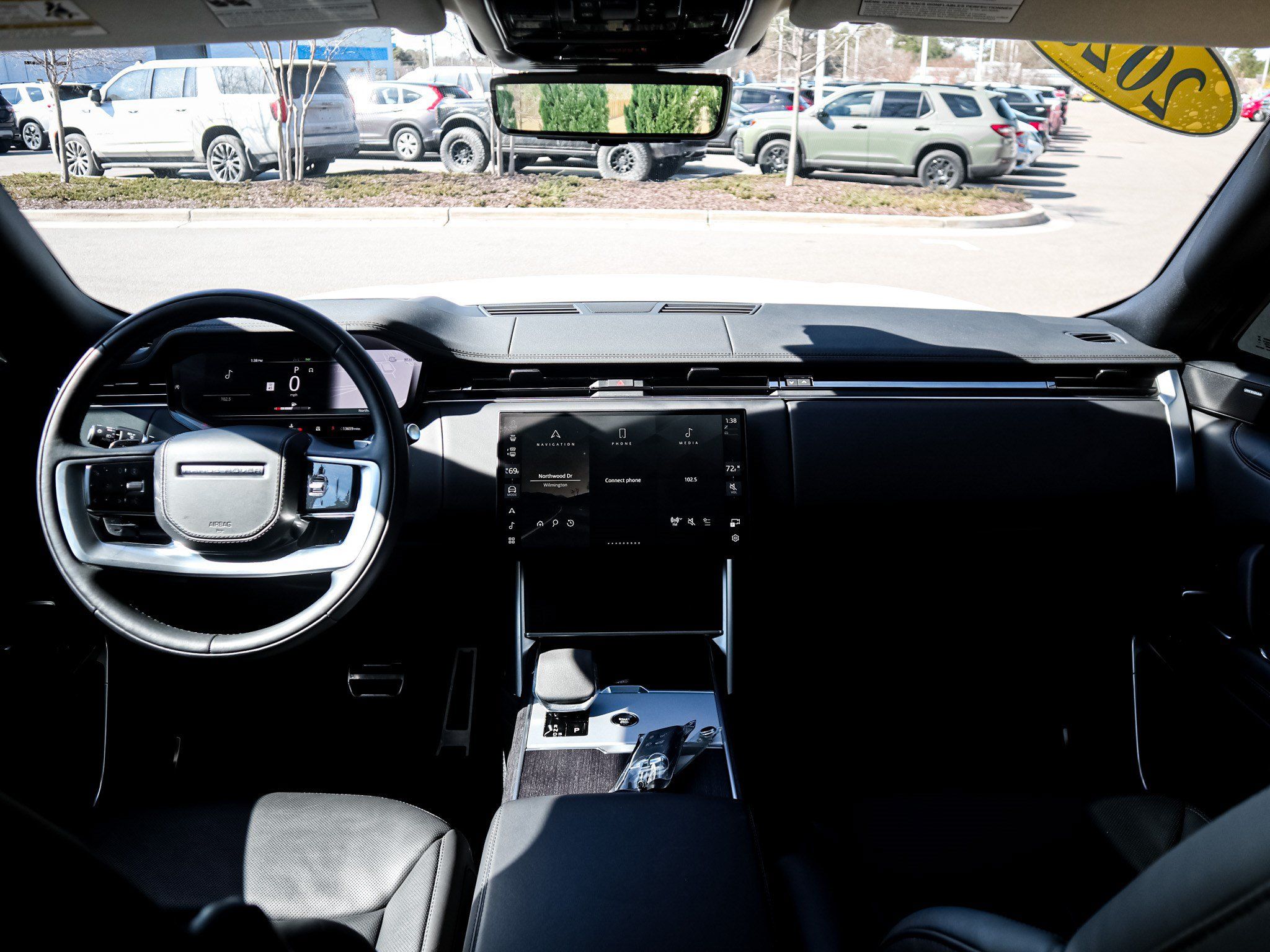Used 2025 Land Rover Range Rover SE AWD/4WD image 29